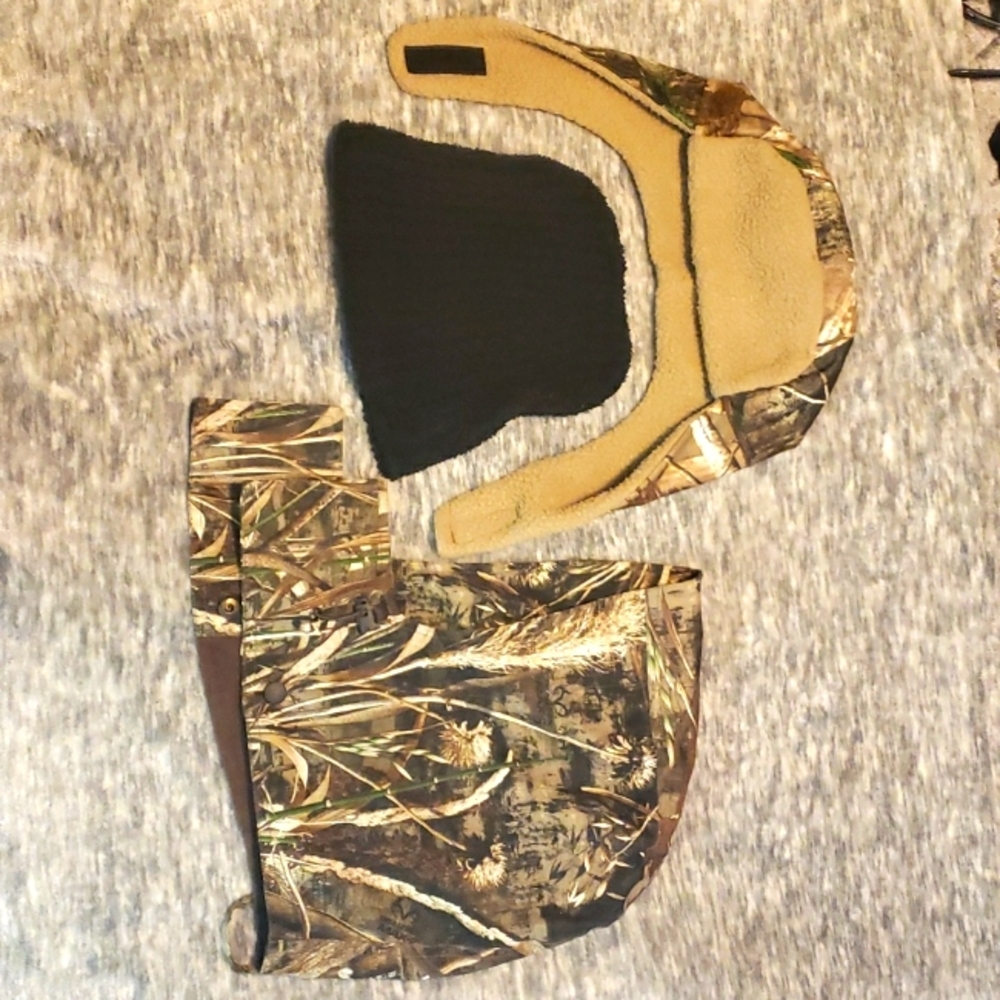 Hunting hat bundle: Camo beanie, black beanie, and detachable camo hood